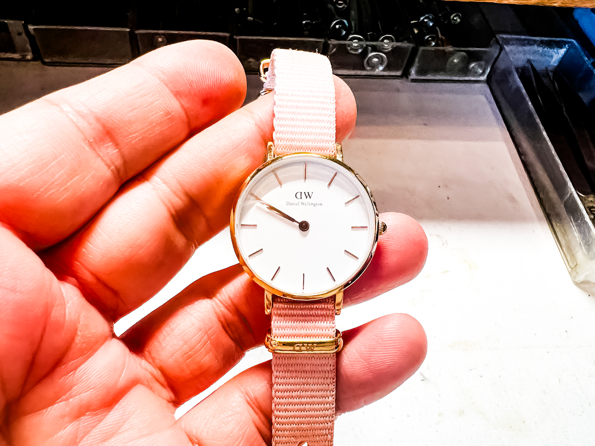 ダニエルウェリントン電池交換。CUTEなDanielWellington PINK.Battery Change.