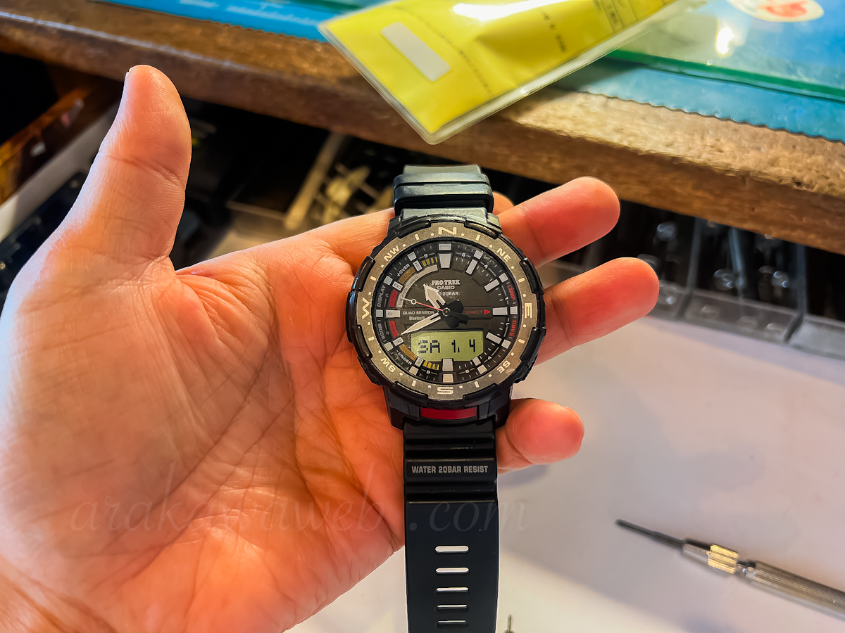 CASIO PROTREK PRT-B70 BATTERY CHANGE。プロトレックの電池交換のご依頼。