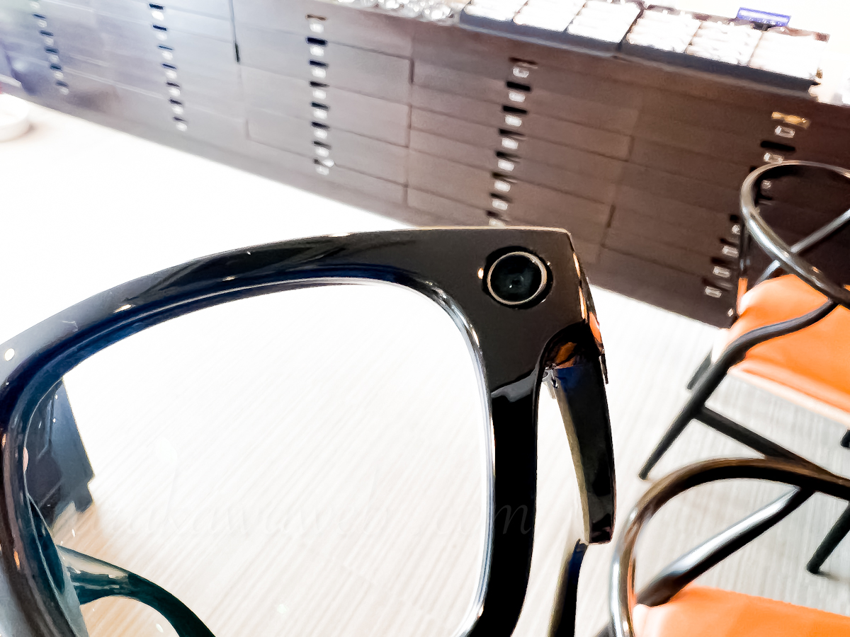 未来の眼鏡。超最先端であり日本未発売のRAYBANの眼鏡。RAYBAN META