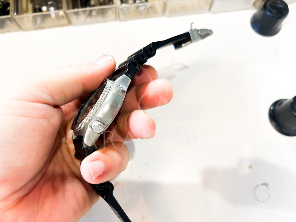 CITIZENダイバーズウォッチ「C020-087305」の電池交換。ですが！液漏れ