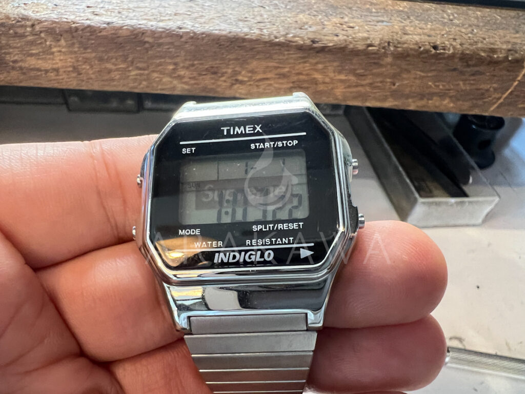 TIMEX
SUPREME
コラボ
修理