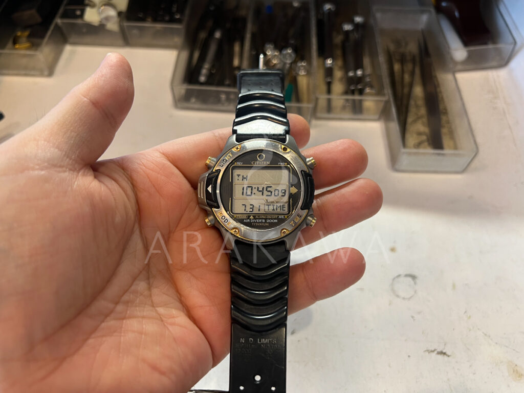 CITIZEN
シチズン
ダイバーズウォッチ
電池交換