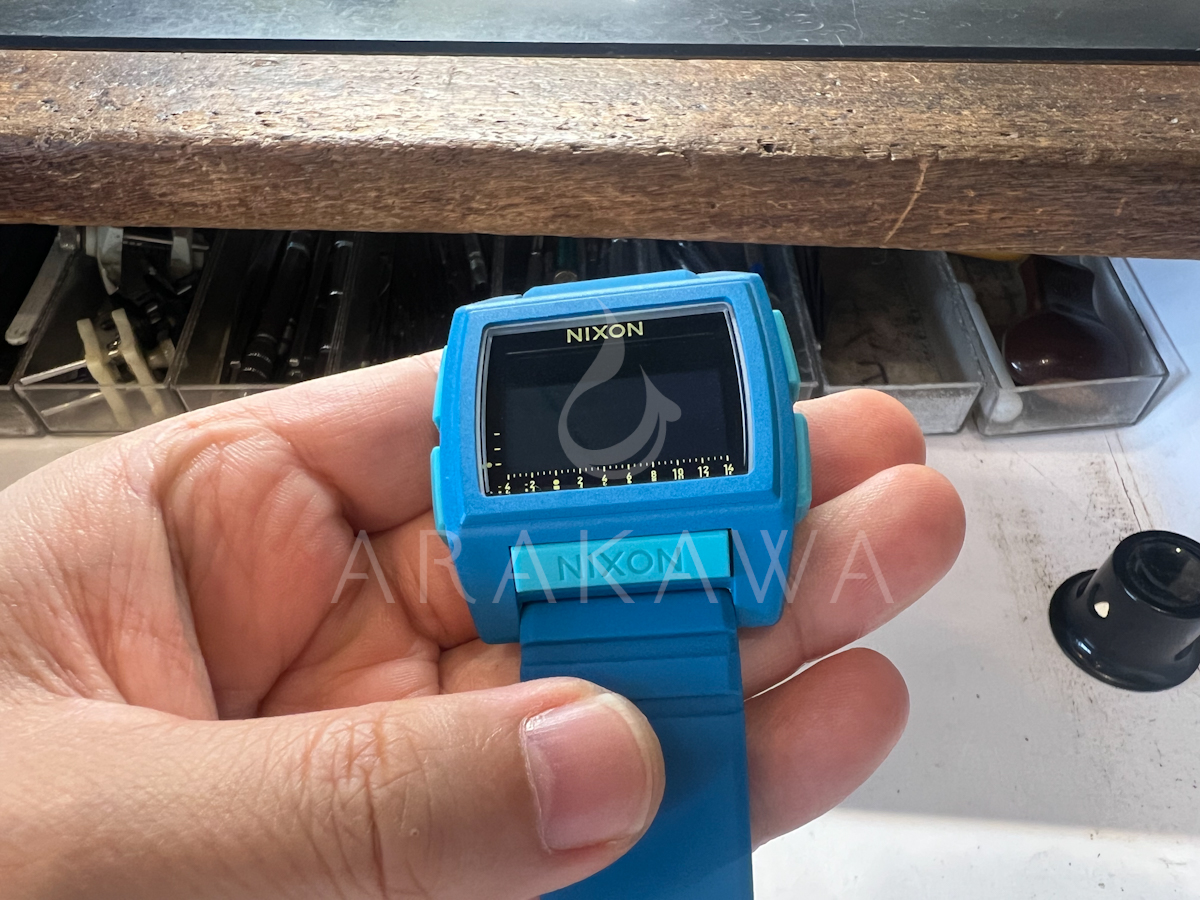 ニクソン デジタルウォッチ 電池交換 静岡
