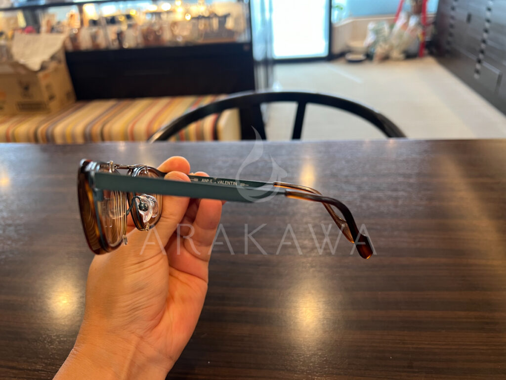 静岡
アンバレンタイン
フランス
眼鏡