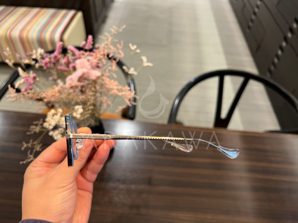 SEACRETREMEDY
静岡
ARAKAWA
眼鏡女子