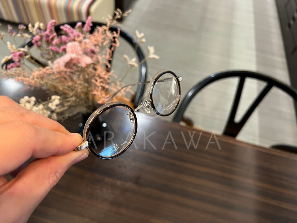 S-035W
COL1
ブラウンベージュ
ゴールド