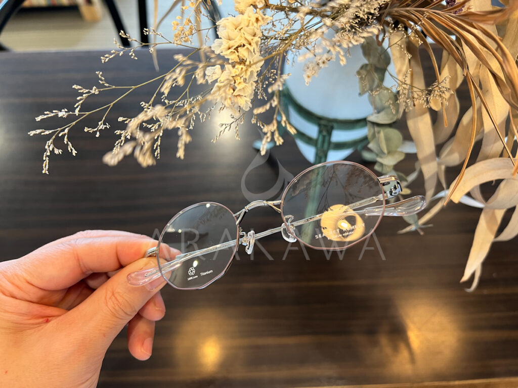 SEACRETREMEDY
S-081
COL03
カシスブラウン