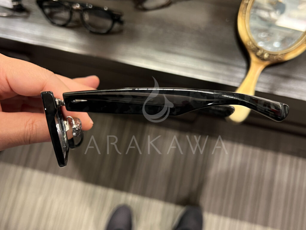 Np-618
Np-619
FOURNINES
ARAKAWA