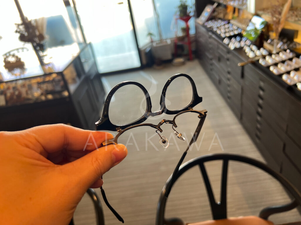 M-400
跳ね上げ式眼鏡
函南
荒川時計店
眼鏡作製技能士1級