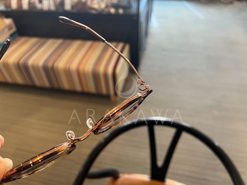 フォーナインズ
M-145
アンバーササ
ローズゴールド