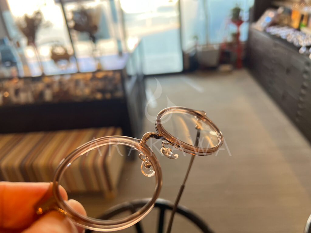 フォーナインズ
ライトブラウン
ホワイトゴールド