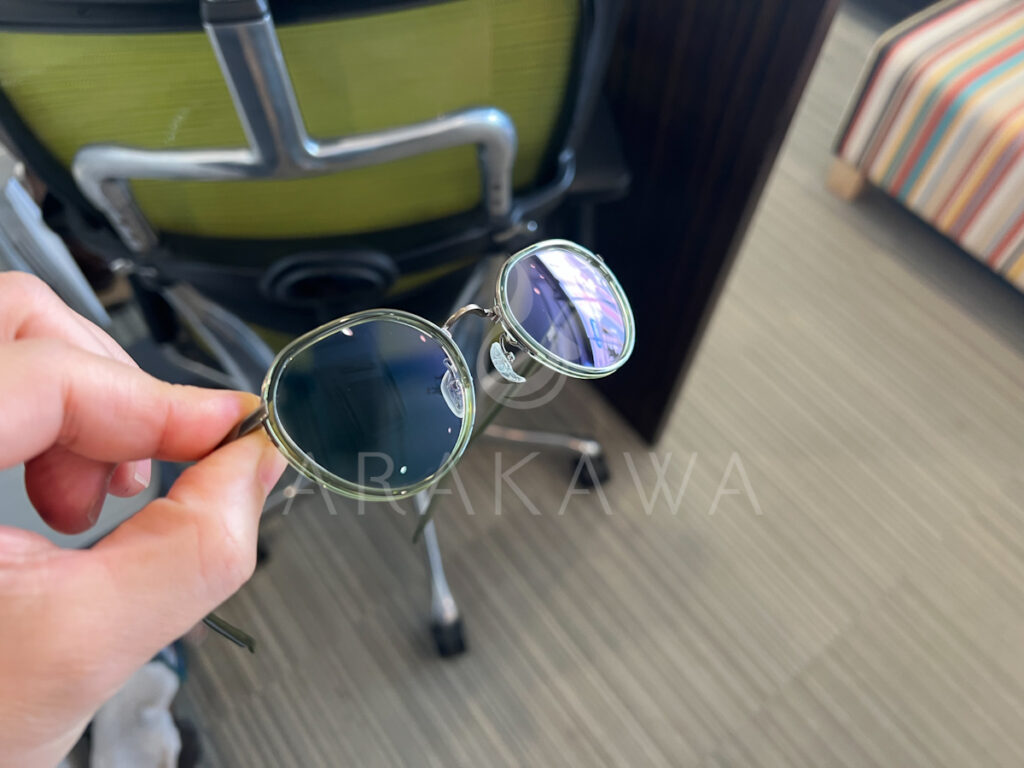 FOURNINES
フォーナインズ
調光レンズ