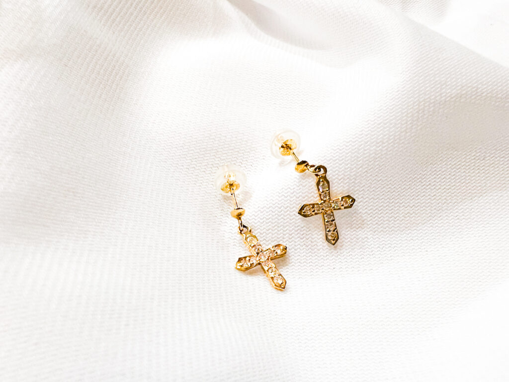 K18クロスピアス
K18十字架ピアス K18ピアス
静岡
函南
荒川時計店